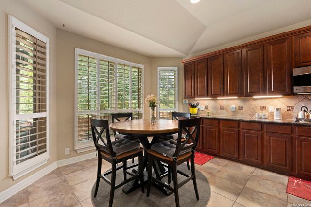 10612 Foxen Way, Helotes, TX 78023