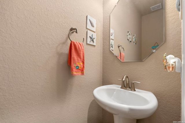 10612 Foxen Way, Helotes, TX 78023