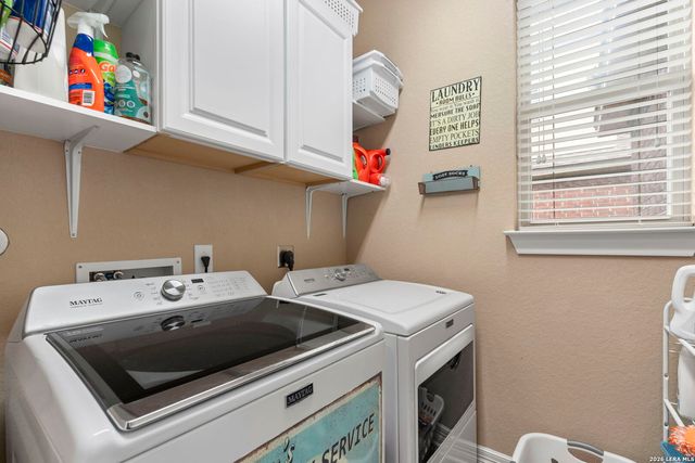10612 Foxen Way, Helotes, TX 78023