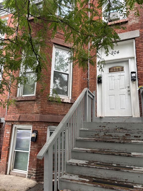 204 South Street, Newburgh, NY 12550