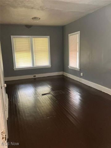 13702 McElhattan, Cleveland, OH 44110