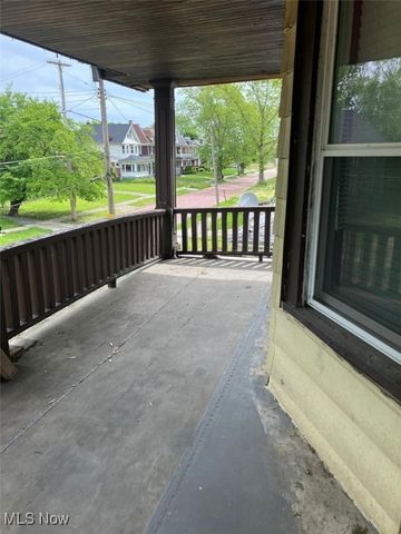 13702 McElhattan, Cleveland, OH 44110