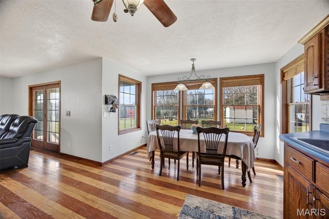 33992 Garrett Road, Richland, MO 65556