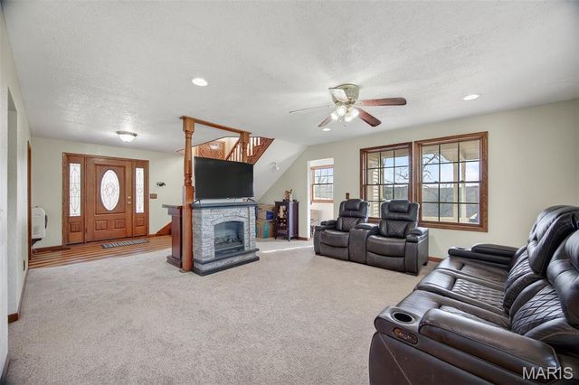 33992 Garrett Road, Richland, MO 65556