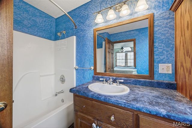 33992 Garrett Road, Richland, MO 65556