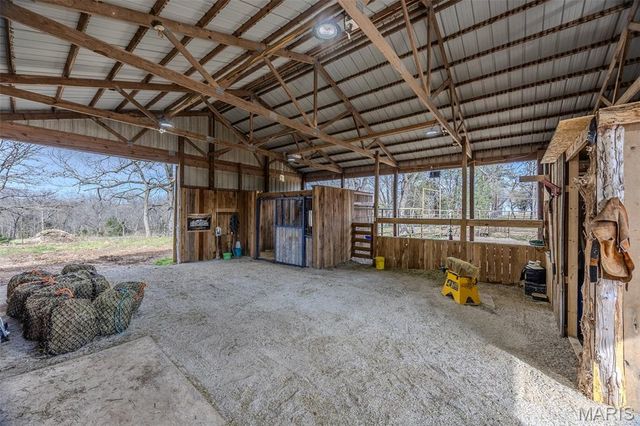 33992 Garrett Road, Richland, MO 65556