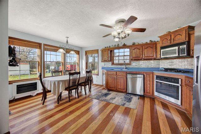 33992 Garrett Road, Richland, MO 65556