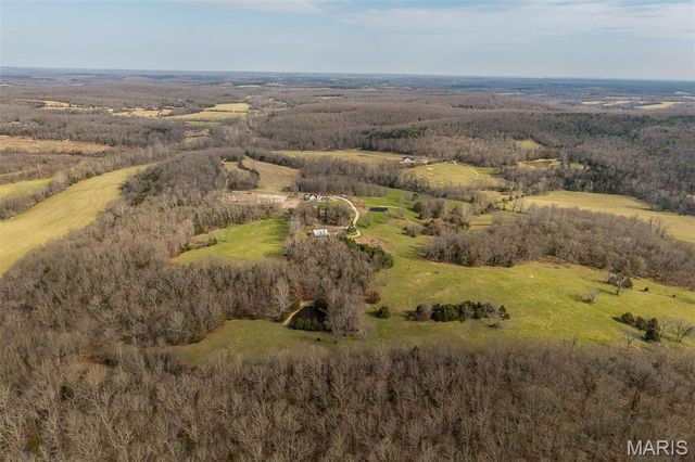 33992 Garrett Road, Richland, MO 65556