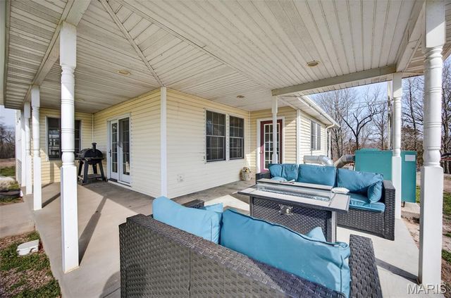 33992 Garrett Road, Richland, MO 65556