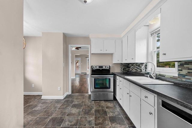 1053 E KIMBERLY AVENUE, Kimberly, WI 54136