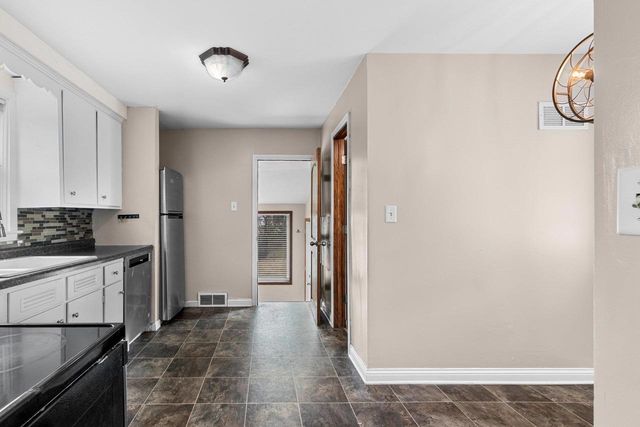 1053 E KIMBERLY AVENUE, Kimberly, WI 54136