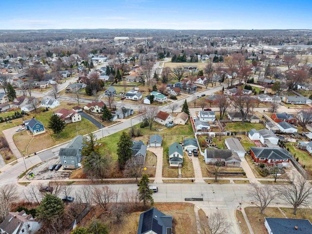 1053 E KIMBERLY AVENUE, Kimberly, WI 54136