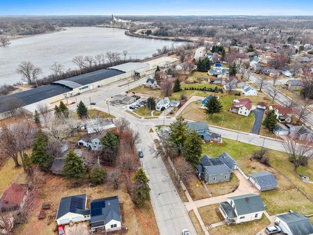 1053 E KIMBERLY AVENUE, Kimberly, WI 54136