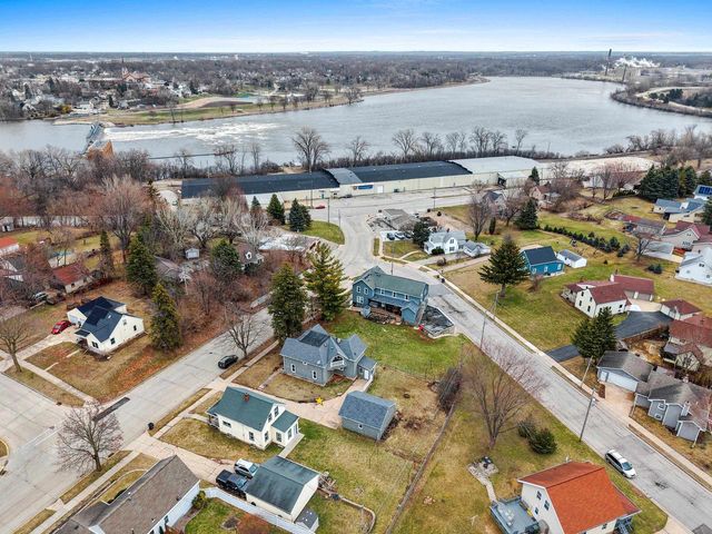 1053 E KIMBERLY AVENUE, Kimberly, WI 54136