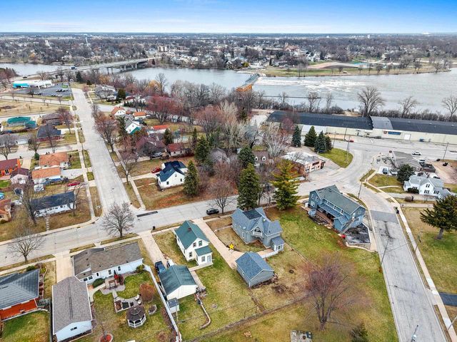 1053 E KIMBERLY AVENUE, Kimberly, WI 54136