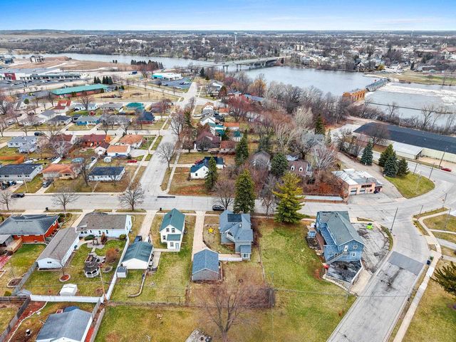 1053 E KIMBERLY AVENUE, Kimberly, WI 54136
