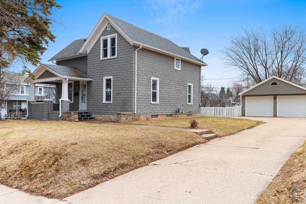 1053 E KIMBERLY AVENUE, Kimberly, WI 54136
