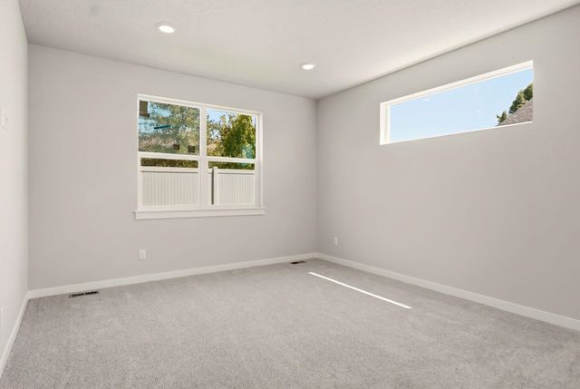 1236 N HIGH DESERT Dr, Deer Park, WA 99006
