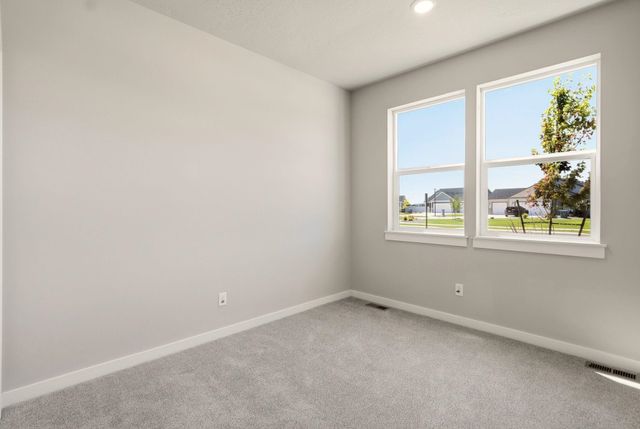 1236 N HIGH DESERT Dr, Deer Park, WA 99006