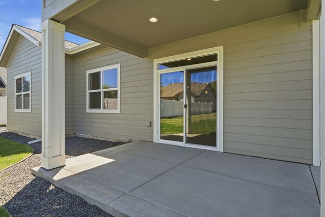 1236 N HIGH DESERT Dr, Deer Park, WA 99006