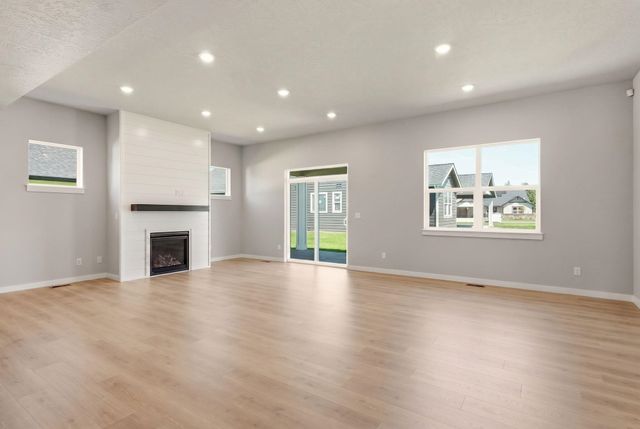 1236 N HIGH DESERT Dr, Deer Park, WA 99006