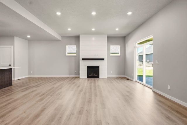 1236 N HIGH DESERT Dr, Deer Park, WA 99006