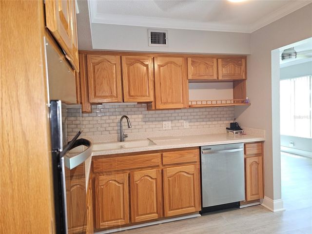 2321 ECUADORIAN WAY 31, Clearwater, FL 33763