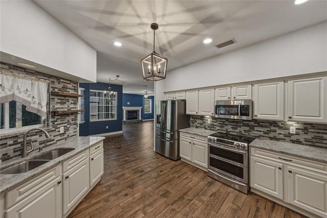 1113 SUGARTREE DRIVE N, Lakeland, FL 33813