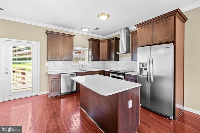 427 WOODCREST DR SE, Washington, DC 20032