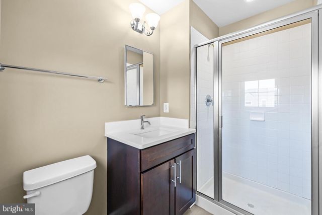 427 WOODCREST DR SE, Washington, DC 20032
