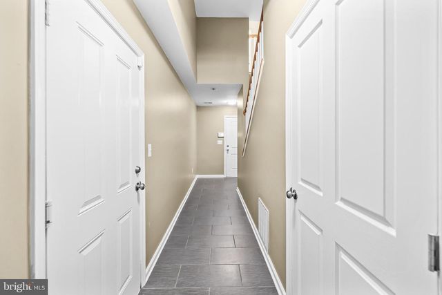 427 WOODCREST DR SE, Washington, DC 20032