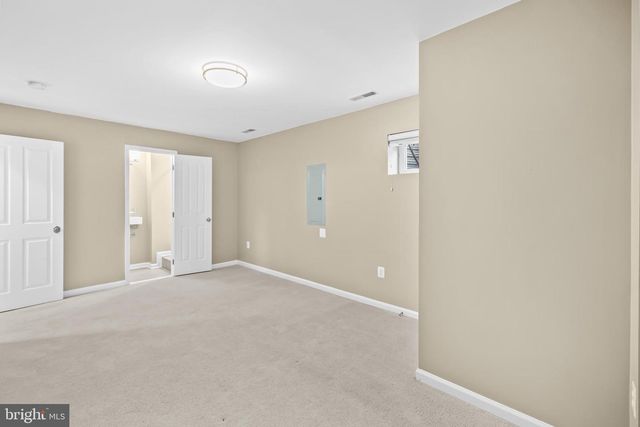 427 WOODCREST DR SE, Washington, DC 20032
