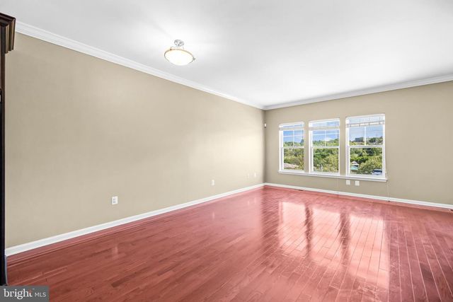 427 WOODCREST DR SE, Washington, DC 20032
