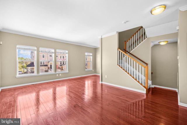 427 WOODCREST DR SE, Washington, DC 20032
