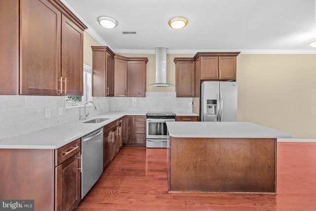 427 WOODCREST DR SE, Washington, DC 20032