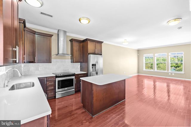 427 WOODCREST DR SE, Washington, DC 20032