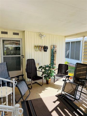 215 RUE DE PARESSE, Tavares, FL 32778
