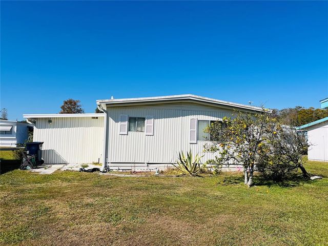 215 RUE DE PARESSE, Tavares, FL 32778