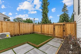 11709 Roosevelt Way NE, Seattle, WA 98125
