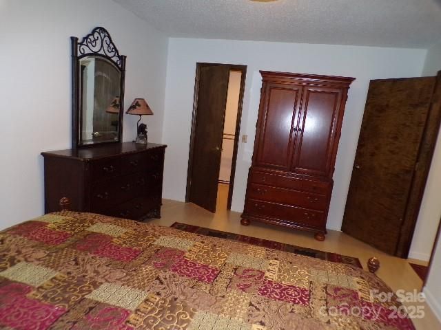 140 Beechwood Circle, Laurel Park, NC 28739