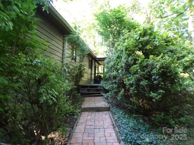 140 Beechwood Circle, Laurel Park, NC 28739