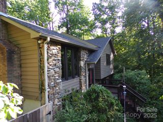 140 Beechwood Circle, Laurel Park, NC 28739
