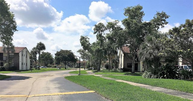 6061 Shakerwood Cir 205, Tamarac, FL 33319