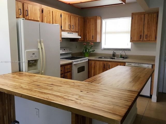 6061 Shakerwood Cir 205, Tamarac, FL 33319