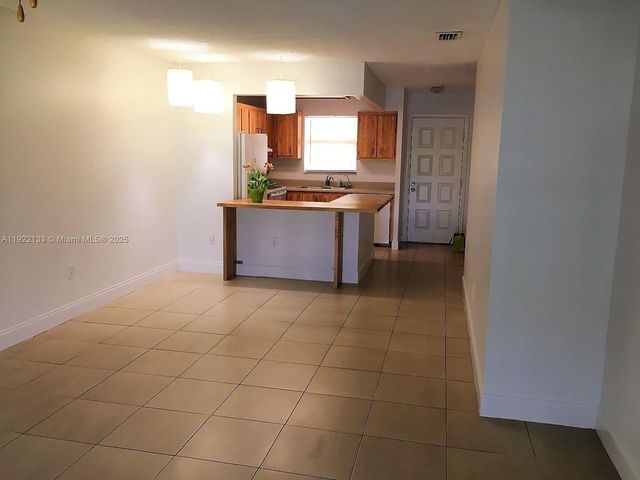 6061 Shakerwood Cir 205, Tamarac, FL 33319