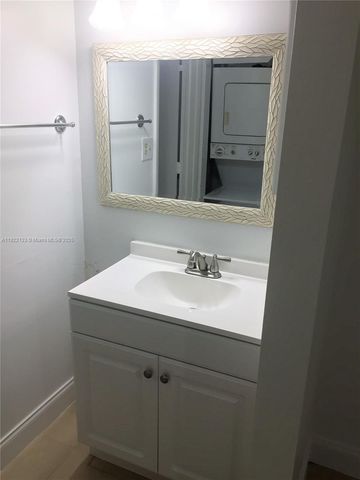 6061 Shakerwood Cir 205, Tamarac, FL 33319