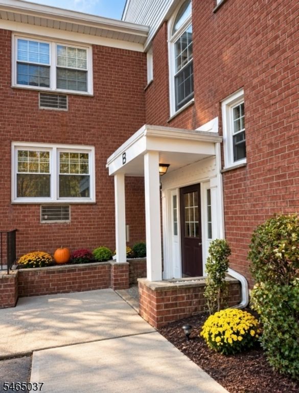 565 Grove St B-9 B-9, Clifton City, NJ 07013