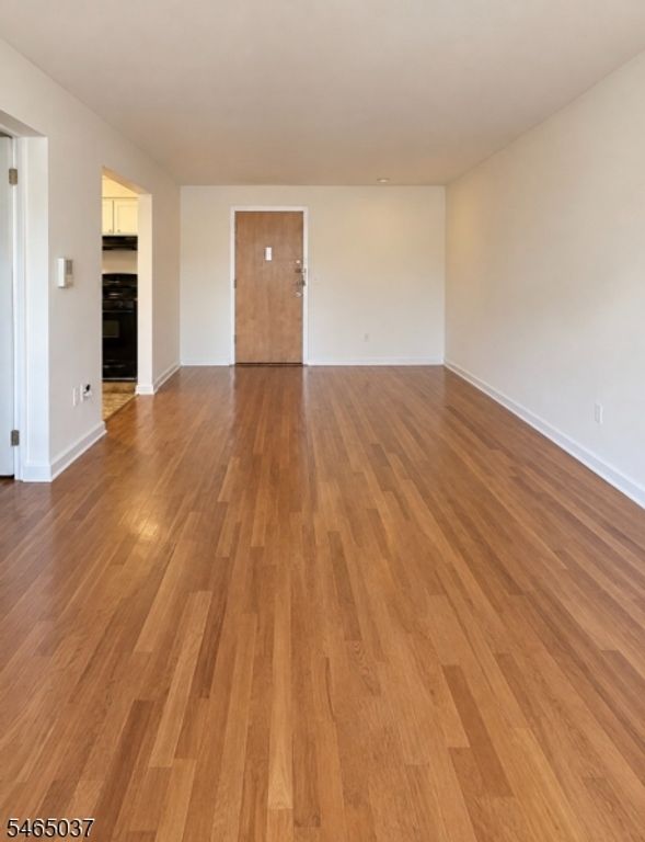 565 Grove St B-9 B-9, Clifton City, NJ 07013 — photo 3