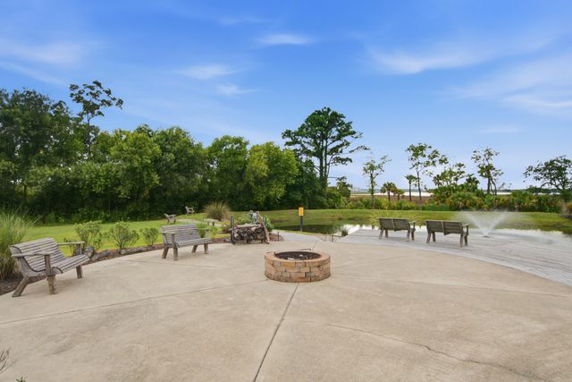 517 Spring Hollow Drive, Charleston, SC 29492
