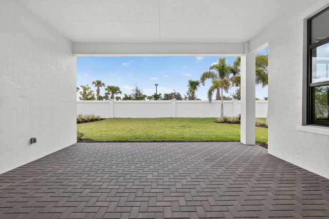 9512 St Germain Drive, Palm Beach Gardens, FL 33412